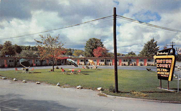 Postcard Petoskey Motor Court